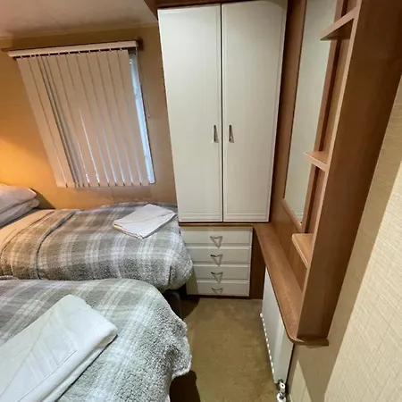 7 Rannoch Row, Lovely Holiday Static Caravan For Dogs & Their Owners. Forfar Exterior photo