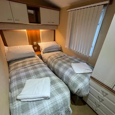 7 Rannoch Row, Lovely Holiday Static Caravan For Dogs & Their Owners. Forfar Exterior photo