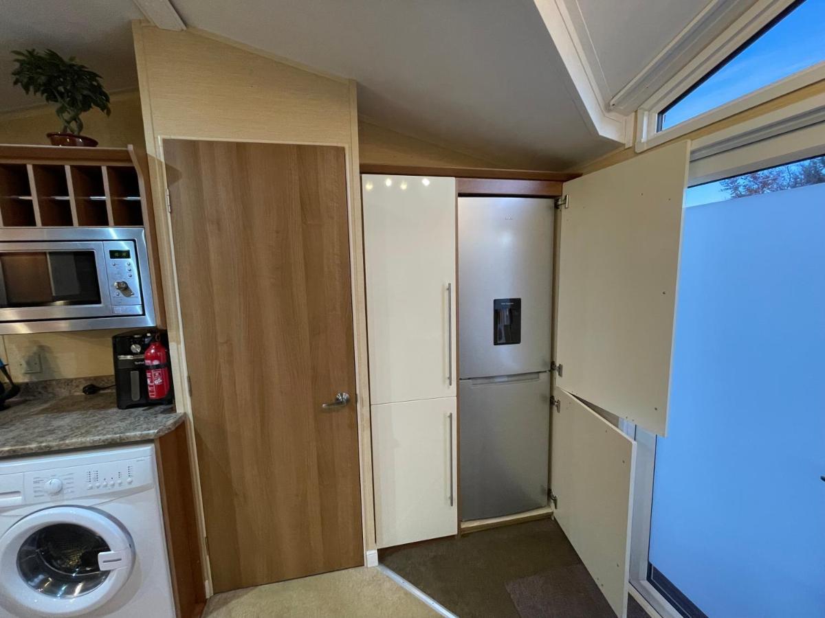 7 Rannoch Row, Lovely Static Caravan For Dogs & Their Owners. Holiday home *