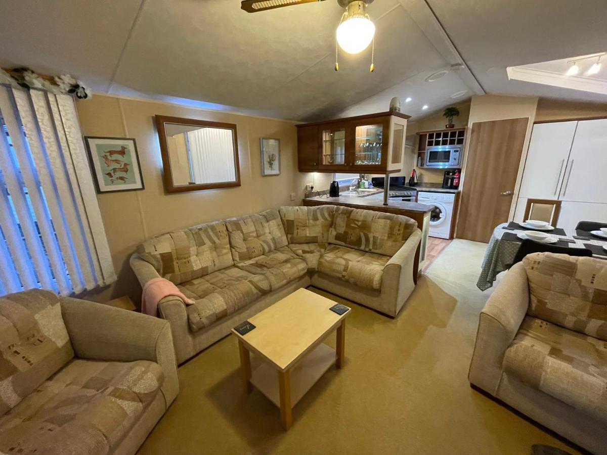 7 Rannoch Row, Lovely Static Caravan For Dogs & Their Owners. * Forfar