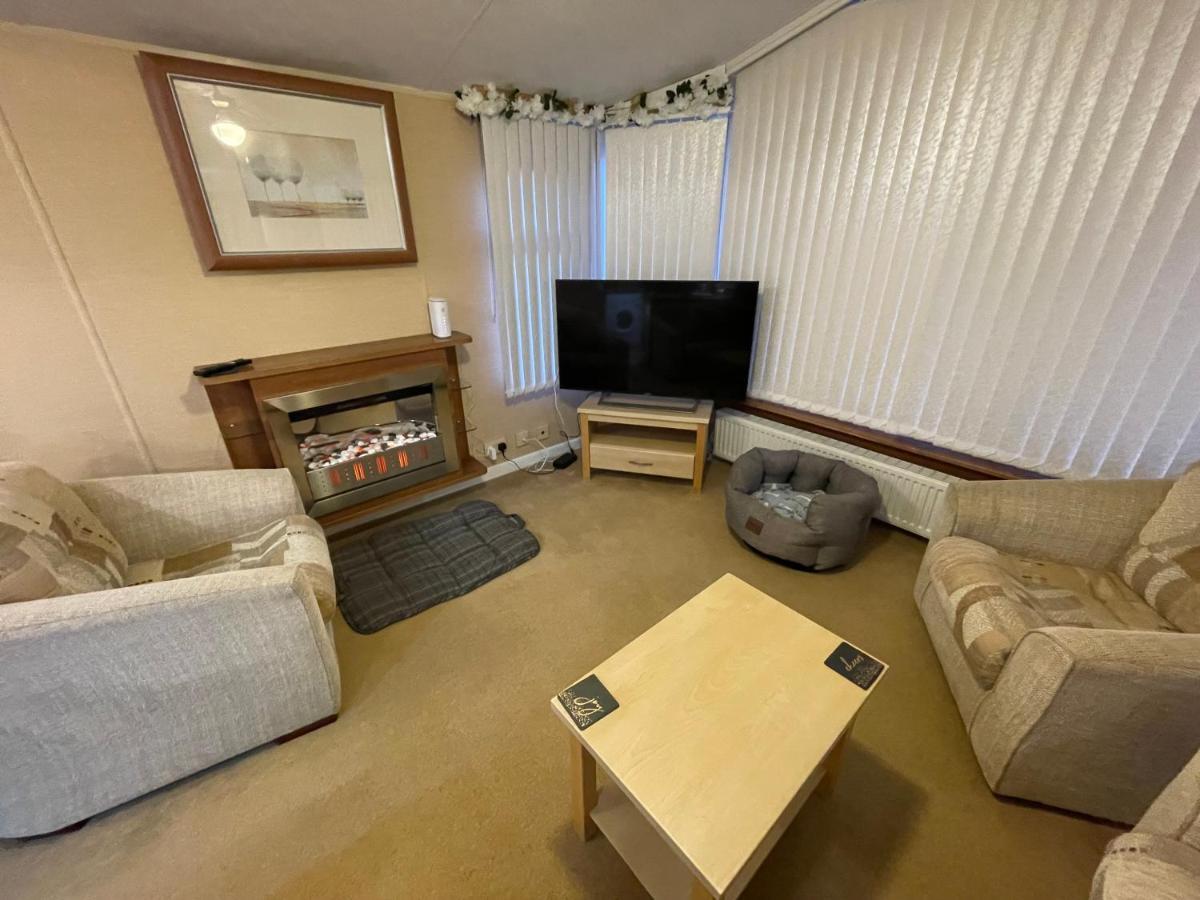 7 Rannoch Row, Lovely Static Caravan For Dogs & Their Owners. * Forfar
